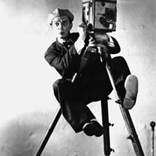 Buster Keaton in THE CAMERAMAN