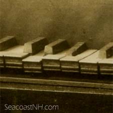 Colonial piano keyboar
