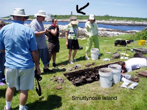 Lynn_Harnett_on SMuttynose Island