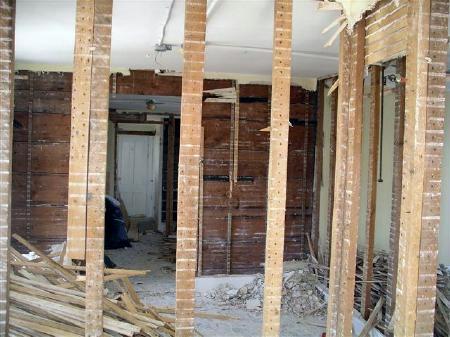 Origin Caswell's Gosport House uder reconstruction in 2005 / Llinda Anderle