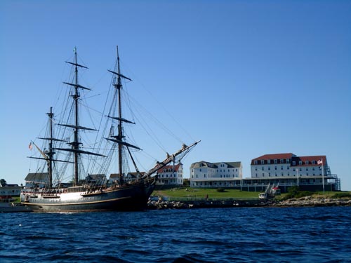 HMS-Bounty_at_Star_Island_August 30, 2012